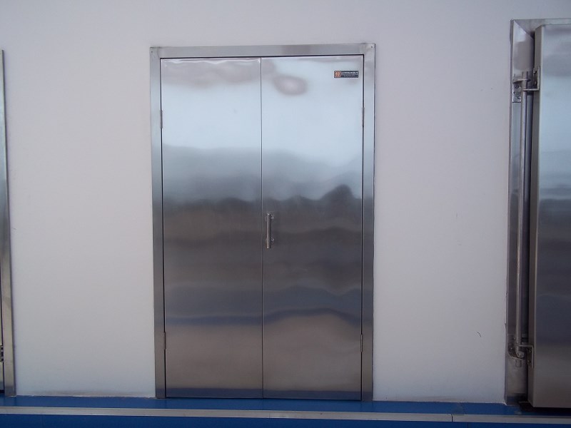 新型冷庫門是如何增強(qiáng)安全性的(圖1)